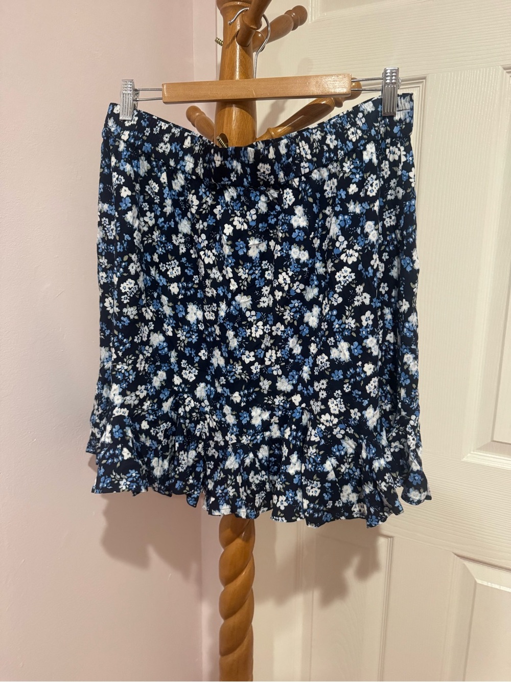 nwt loft blue floral skirt